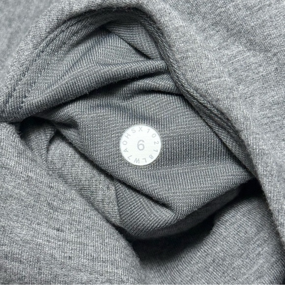 Lululemon Every Moment Short *3.5" in Heathered Mod Medium Grey / Slate - Picture 7 of 8